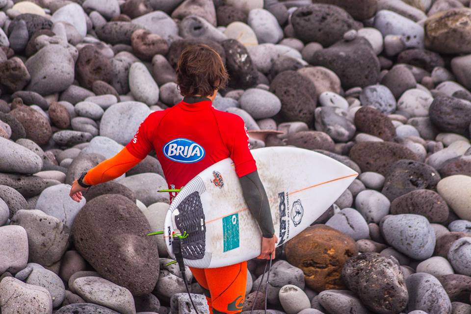 foto surfista com BRISA